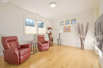 2490 Panorama Dr, Eugene, OR 97405 - Photo 32