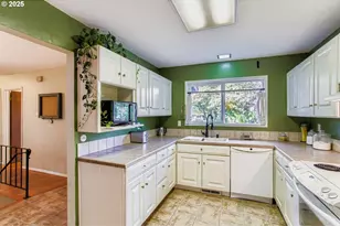 15820 NE Broadway, Portland, OR 97230 - Photo 12