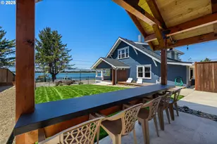 363 S Empire Blvd, Coos Bay, OR 97420 - Photo 2