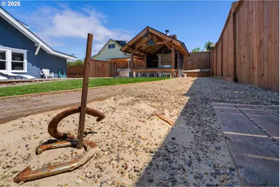 363 S Empire Blvd, Coos Bay, OR 97420 - Photo 14