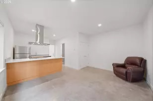 2076 NE Morgan St, Portland, OR 97211 - Photo 40