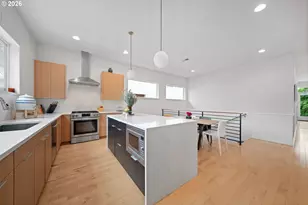 2076 NE Morgan St, Portland, OR 97211 - Photo 8