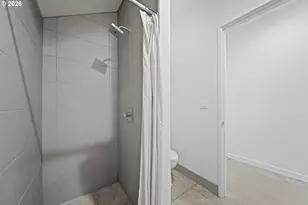 2076 NE Morgan St, Portland, OR 97211 - Photo 36