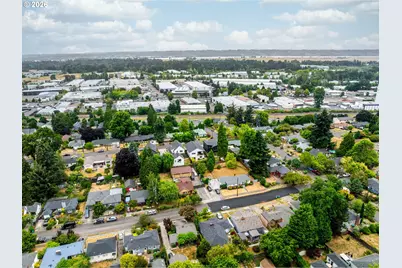 2076 NE Morgan St #A, Portland, OR 97211 - Photo 48