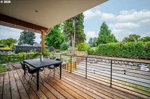 2076 NE Morgan St, Portland, OR 97211 - Photo 14