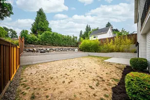 2076 NE Morgan St, Portland, OR 97211 - Photo 44