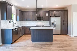 946 NW 10th St, Corvallis, OR 97330 - Photo 10