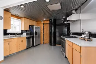 580 N Tomahawk Island Dr Dr, Portland, OR 97217 - Photo 12