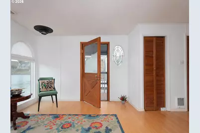 580 N Tomahawk Island Dr Dr, Portland, OR 97217 - Photo 4