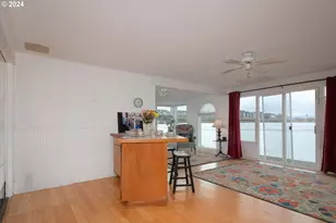 580 N Tomahawk Island Dr Dr, Portland, OR 97217 - Photo 10