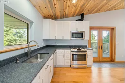 56227 Wisteria Dr, Bandon, OR 97411 - Photo 14