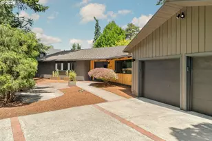 5100 SW Laurelwood Ave, Portland, OR 97225 - Photo 2