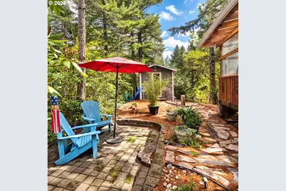 49 Easy St, Florence, OR 97439 - Photo 2