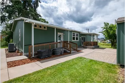 1017 N 2nd St, Jefferson, OR 97352 - Photo 1