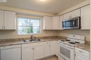 341 Ash St, Sutherlin, OR 97479 - Photo 8