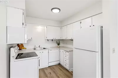 950 Evergreen Rd #318, Woodburn, OR 97071 - Photo 4