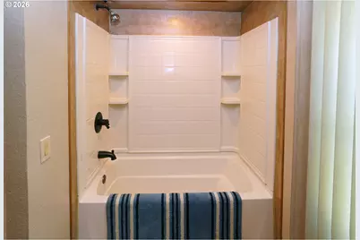 2241 N Menzies Dr, Portland, OR 97217 - Photo 22