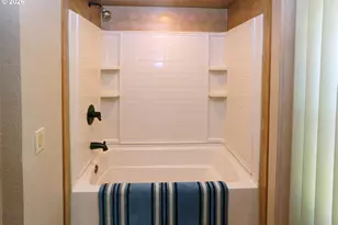 2241 N Menzies Dr, Portland, OR 97217 - Photo 22
