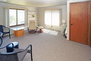 2241 N Menzies Dr, Portland, OR 97217 - Photo 20