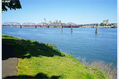 2241 N Menzies Dr, Portland, OR 97217 - Photo 6