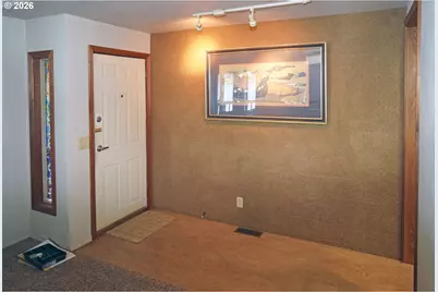 2241 N Menzies Dr, Portland, OR 97217 - Photo 16