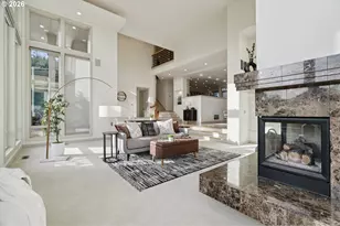 17623 Brookhurst Dr, Lake Oswego, OR 97034 - Photo 2