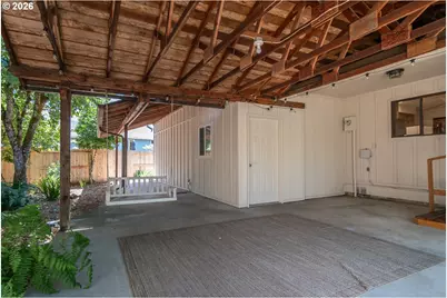 1728 NW Harvey Ave, Roseburg, OR 97471 - Photo 42