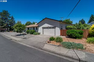 1728 NW Harvey Ave, Roseburg, OR 97471 - Photo 46