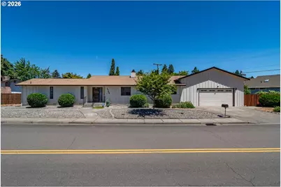 1728 NW Harvey Ave, Roseburg, OR 97471 - Photo 1
