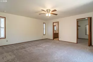 1728 NW Harvey Ave, Roseburg, OR 97471 - Photo 32