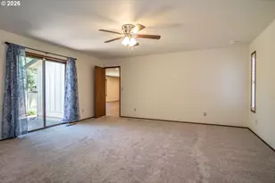 1728 NW Harvey Ave, Roseburg, OR 97471 - Photo 30