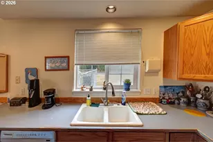 42475 Bagley Ln, Astoria, OR 97103 - Photo 10