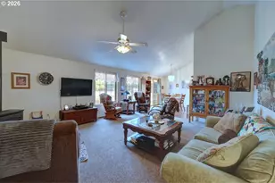 42475 Bagley Ln, Astoria, OR 97103 - Photo 16