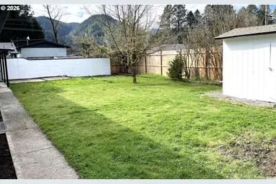 76484 Portal Dr, Oakridge, OR 97463 - Photo 36