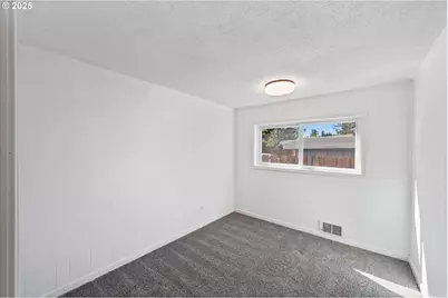 649 S Wall St, Coos Bay, OR 97420 - Photo 16