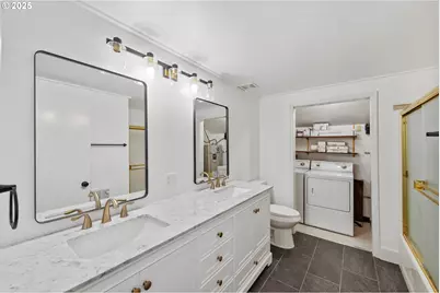 649 S Wall St, Coos Bay, OR 97420 - Photo 12