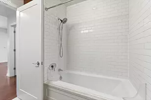 1025 NW Couch St, Portland, OR 97209 - Photo 32