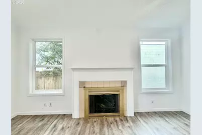13533 SE Division St, Portland, OR 97236 - Photo 12