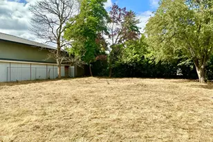 13533 SE Division St, Portland, OR 97236 - Photo 28