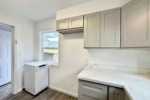 13533 SE Division St, Portland, OR 97236 - Photo 4