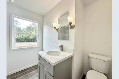 13533 SE Division St, Portland, OR 97236 - Photo 16