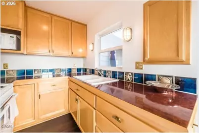 1740 NE 16th St, Lincoln City, OR 97367 - Photo 12