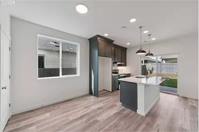 1806 NW 18th St, Battle Ground, WA 98604 - Photo 2