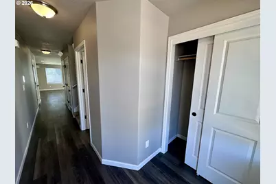 243 Lacasa St, Eugene, OR 97402 - Photo 2