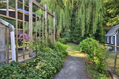 15530 SE Francis St, Portland, OR 97236 - Photo 40