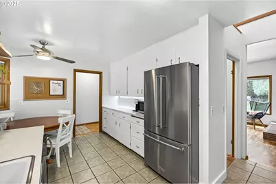 15530 SE Francis St, Portland, OR 97236 - Photo 12