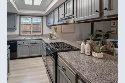 11481 SE Falbrook Dr, Clackamas, OR 97015 - Photo 10