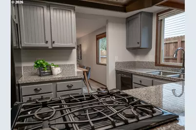 11481 SE Falbrook Dr, Clackamas, OR 97015 - Photo 14