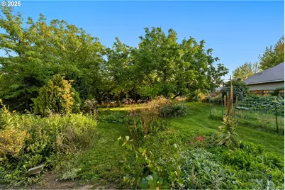 327 Powell Rd, Milton-Freewater, OR 97862 - Photo 8