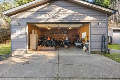 66017 N Bay Rd, North Bend, OR 97459 - Photo 44